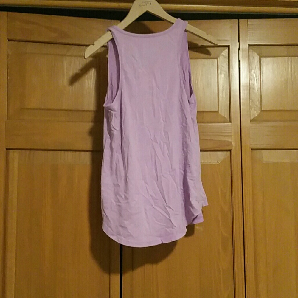 Universal Threads - Picture 2 of 4